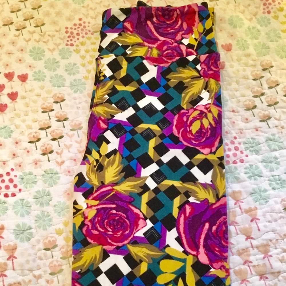 Lularoe os leggings🌹 ☀️sale2/$15☀️